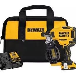 DeWALT 20V MAX 15-Degree Cordless Roofing Nailer Kit