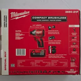 Milwaukee M18 1/4 in. Impact Driver Kit
